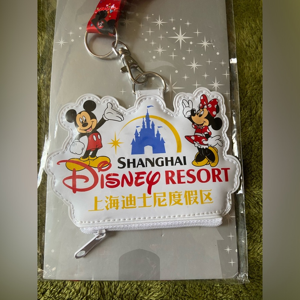 NWT-Shanghai Disney Restor Passholder